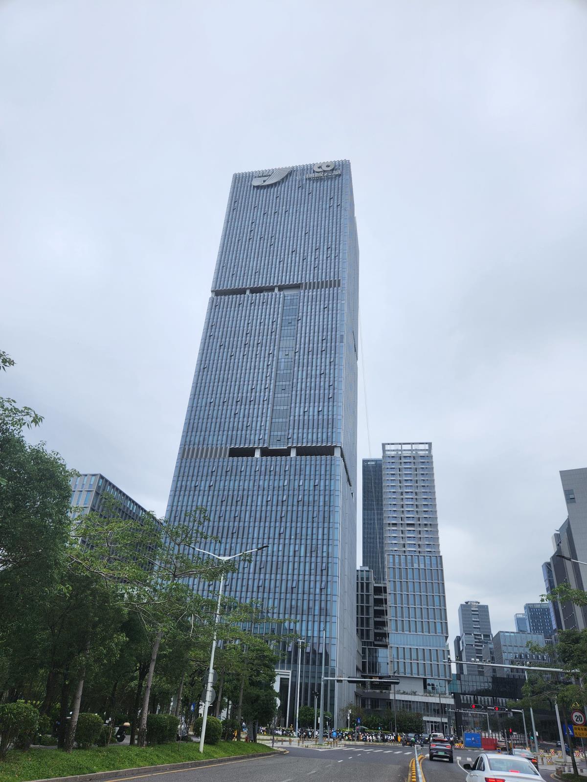 超大型建筑商业办公综合体（3万平方以上））中央空调解决方案